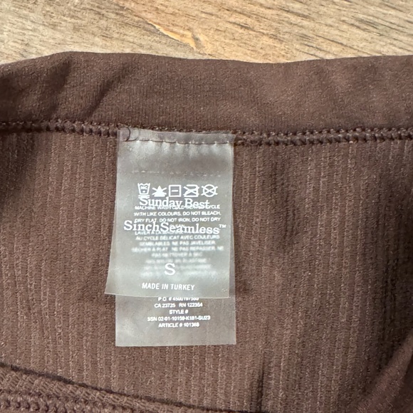 Brown Aritzia Sunday Best Ribbed T-shirt - Picture 3 of 4